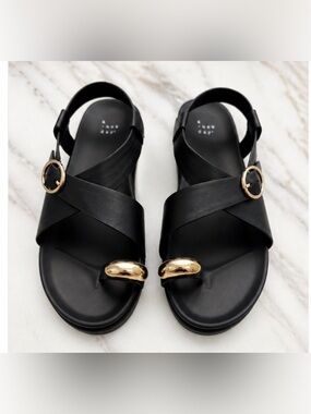 A New Day Penelope Black Faux Leather Flat Sandals Gold Toe Ring – Size 9